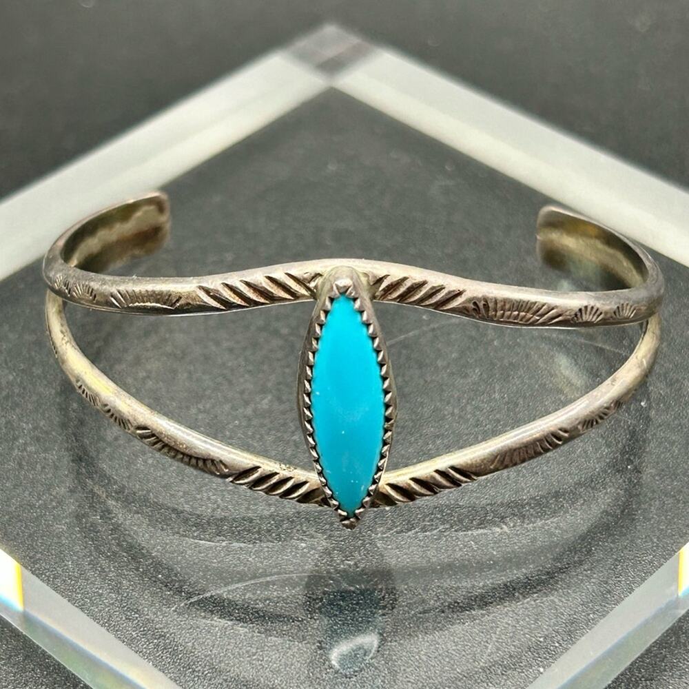 Vintage Native American 925 Sterling Silver Turquoise Cuff Bracelet #866 CO